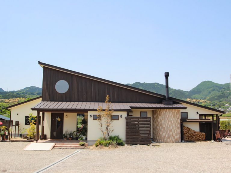 奈良県葛城市でカフェ・レストランの店舗付き住宅を建てるならバルジ建築設計室