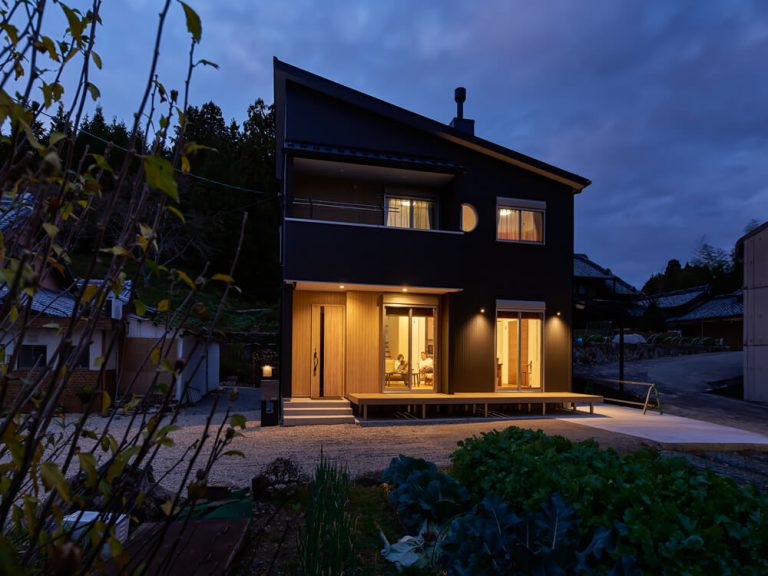武骨でかっこいい薪ストーブの家 | 奈良で薪ストーブの家を建てるならバルジ建築設計室