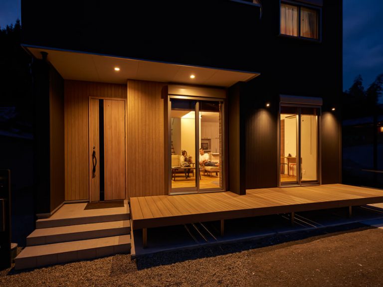 武骨でかっこいい薪ストーブの家 | 奈良で薪ストーブの家を建てるならバルジ建築設計室